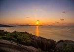 Experience: 640x450_Sunset_view_over_Praslin_Island_140x87